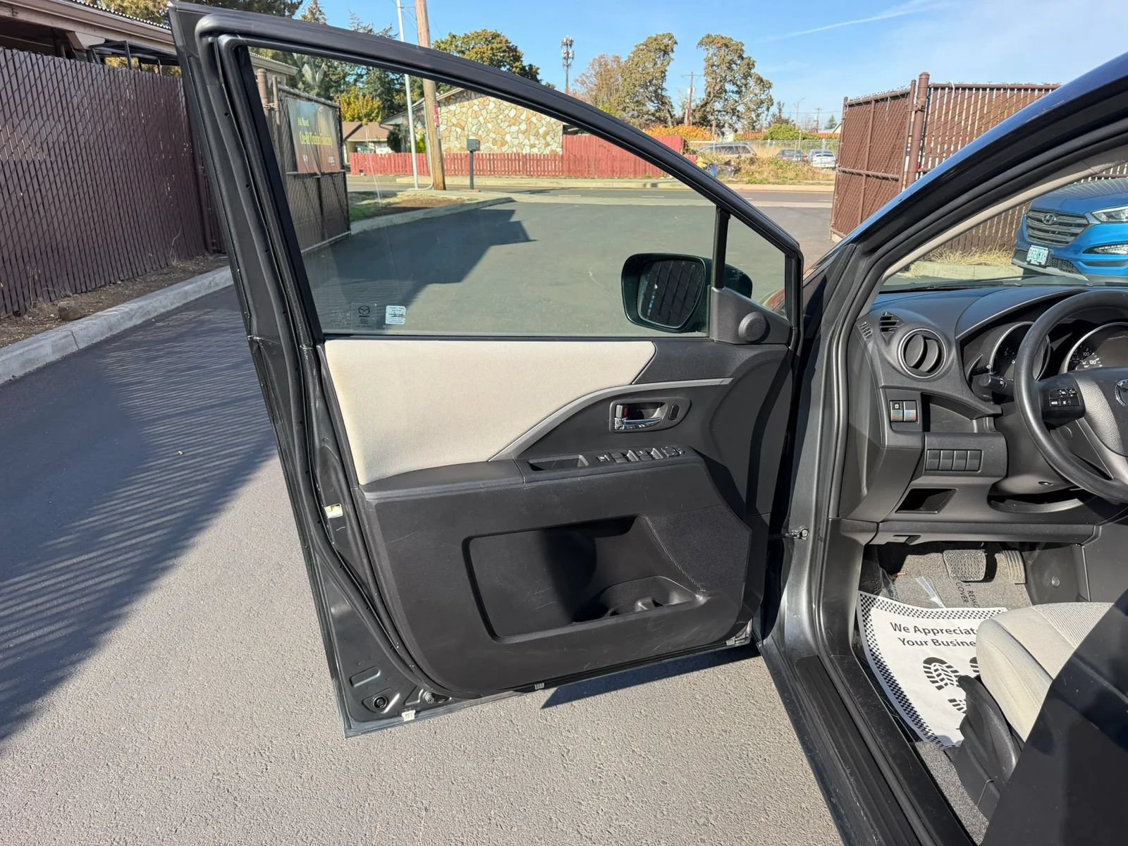 Used 2012 MAZDA MAZDA5 Sport FWD image 9