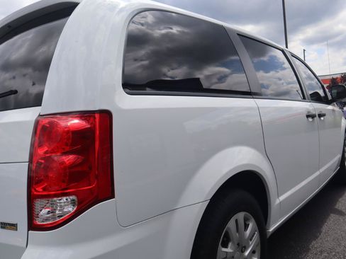 Used 2019 Dodge Grand Caravan SE w/ UConnect Hands-Free Group FWD image 27