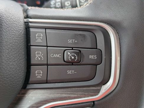 Used 2024 Jeep Wagoneer L Series III w/ Flexible Seating Group AWD/4WD image 29