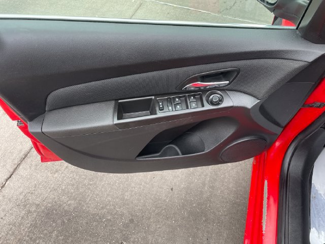 Used 2016 Chevrolet Cruze LT FWD image 11