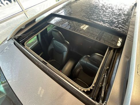 Used 2019 Jeep Cherokee Latitude Plus w/ Comfort/Convenience Group AWD/4WD image 30