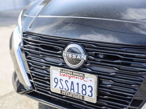 Used 2024 Nissan Altima 2.5 SV FWD image 11