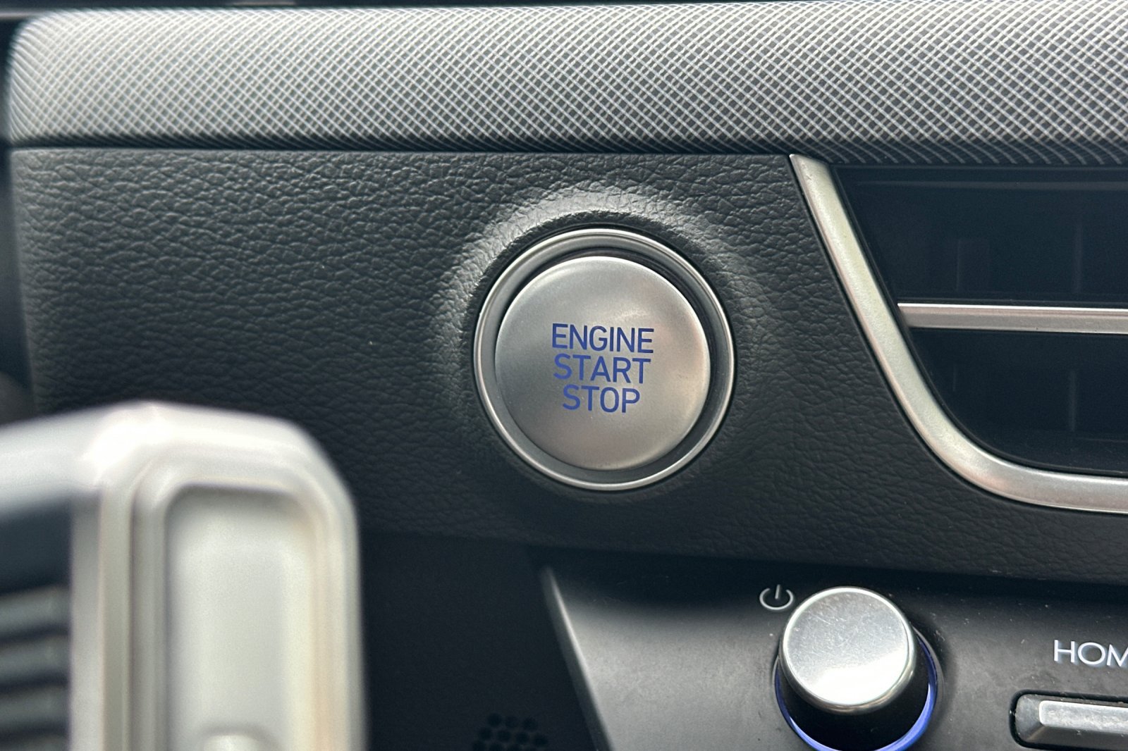Used 2025 Hyundai Sonata SEL FWD image 24