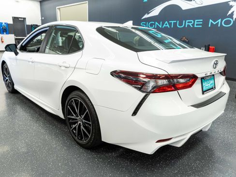 Used 2021 Toyota Camry SE w/ Carpet Mat Package (TMS) FWD image 7