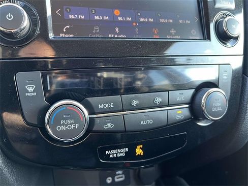 Used 2020 Nissan Rogue SV image 20