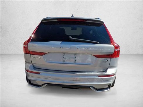 Used 2022 Volvo XC60 B5 R-Design w/ Advanced Package image 6