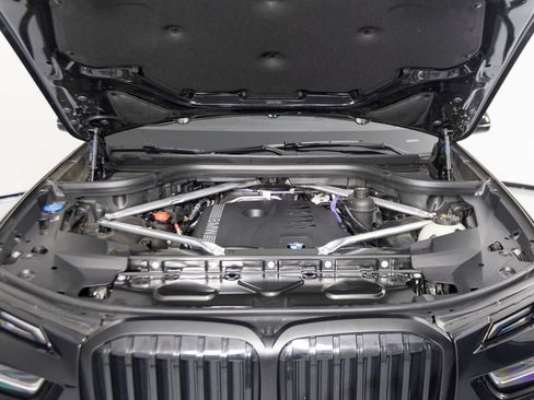 Used 2026 BMW X7 xDrive40i w/ M Sport Package AWD/4WD image 45