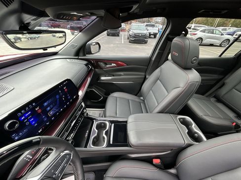 Used 2024 Chevrolet Traverse Z71 w/ Enhanced Driving Package image 20