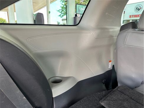 Used 2021 Toyota Sienna XLE w/ XLE Plus Package AWD/4WD image 23