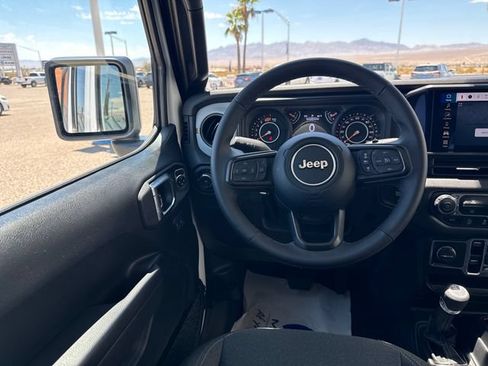 Used 2025 Jeep Wrangler Unlimited Sport AWD/4WD image 13