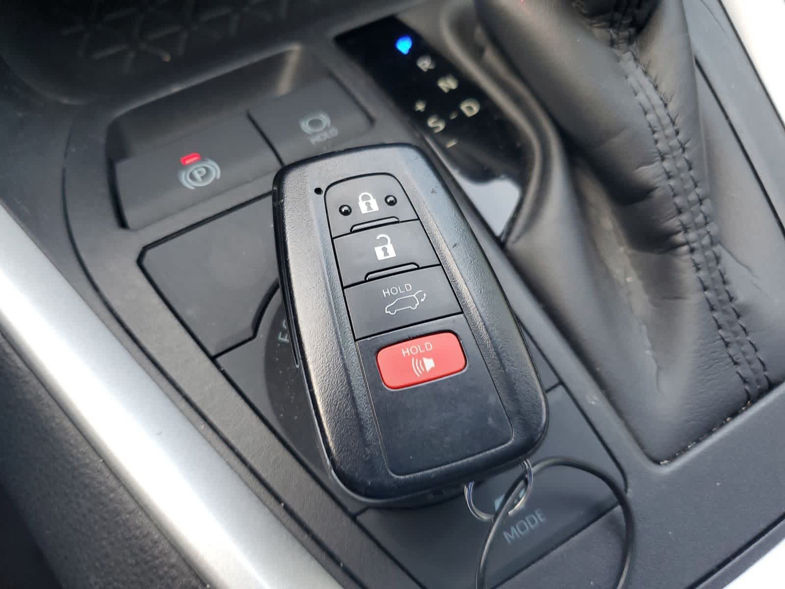 Used 2025 Toyota RAV4 XLE w/ Convenience Package AWD/4WD image 20