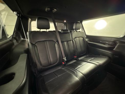 Used 2024 Jeep Wagoneer L Series II image 48