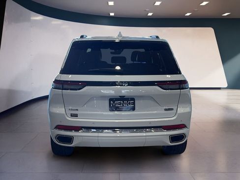 Used 2023 Jeep Grand Cherokee Overland AWD/4WD image 6