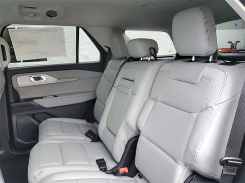 New 2026 Ford Explorer Active w/ Active Comfort Package image 31