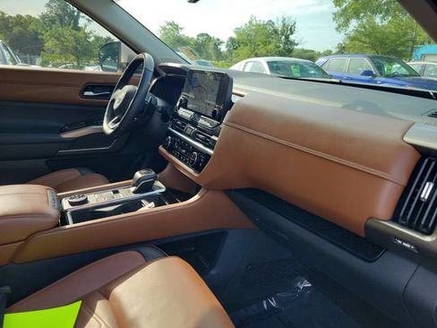 Used 2023 Nissan Pathfinder Platinum w/ Cargo Package AWD/4WD image 35