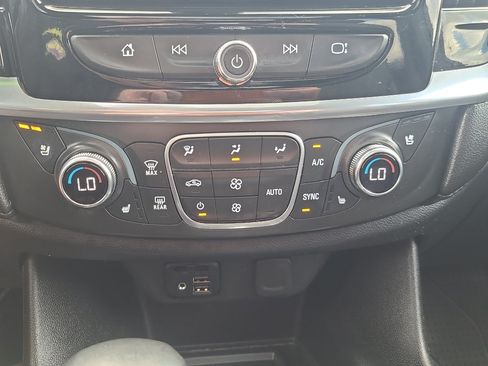 Used 2023 Chevrolet Traverse High Country w/ LPO, Floor Liner Package AWD/4WD image 23