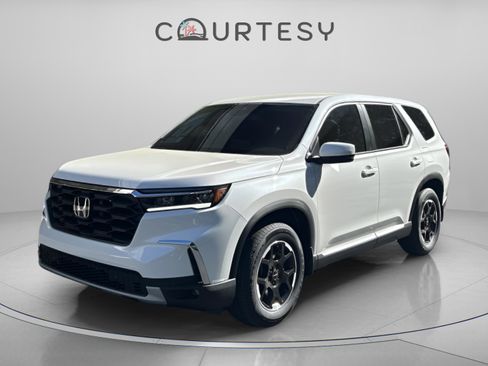 Used 2025 Honda Pilot EX-L image 1