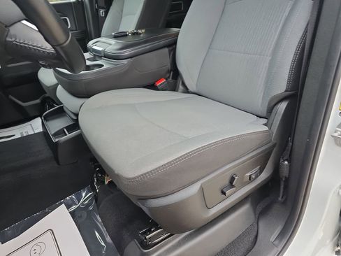 Used 2024 RAM 2500 Big Horn w/ Bed Utility Group image 32