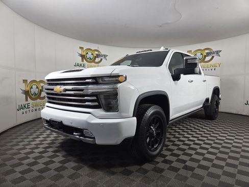 Used 2021 Chevrolet Silverado 3500 High Country w/ Z71 Off-Road Package image 3