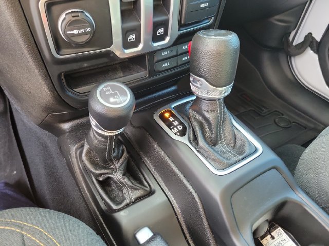 Used 2024 Jeep Wrangler Sport AWD/4WD image 21