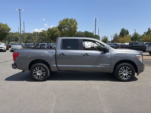 Used 2024 Nissan Titan SV AWD/4WD image 14