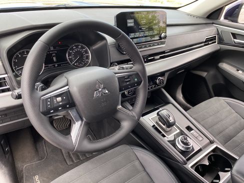 Used 2024 Mitsubishi Outlander SE Black Edition AWD/4WD image 19