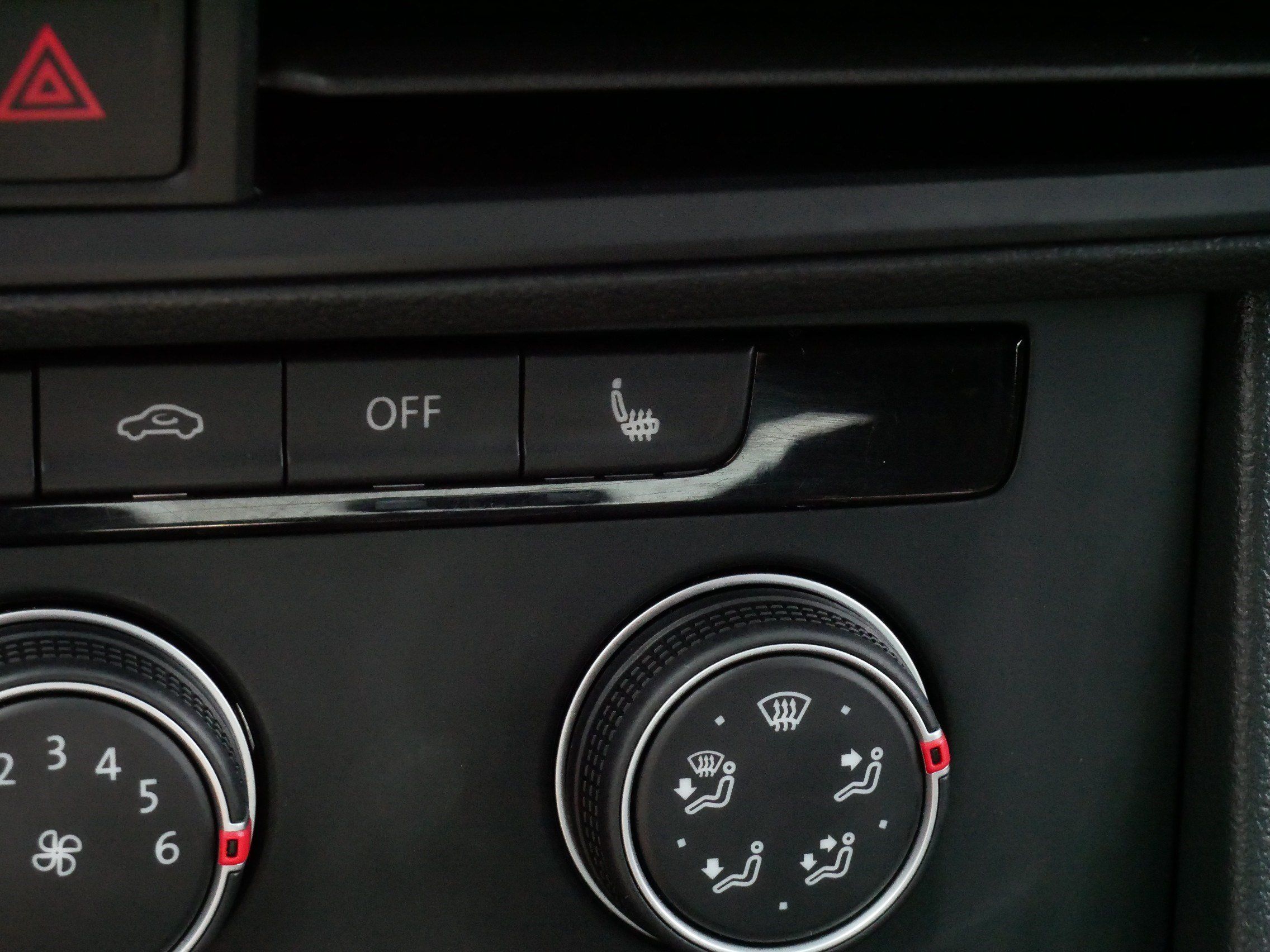 Certified 2024 Volkswagen Jetta Sport FWD image 28