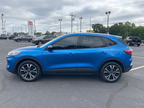 Used 2021 Ford Escape SE w/ SE Sport Appearance Package AWD/4WD image 13