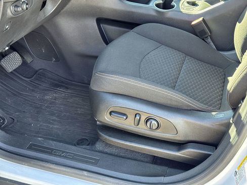 Used 2021 GMC Terrain SLE w/ Driver Convenience Package image 17