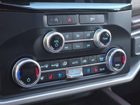 Used 2024 Ford Expedition Limited image 26