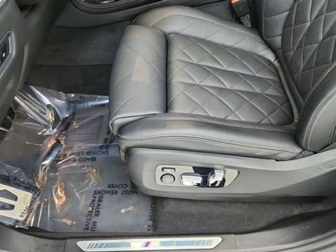 Used 2024 BMW X7 xDrive40i w/ M Sport Package image 38