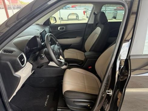 Used 2022 Hyundai Venue SEL w/ Cargo Package FWD image 13