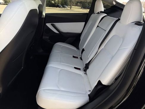 Used 2021 Tesla Model Y Long Range image 23