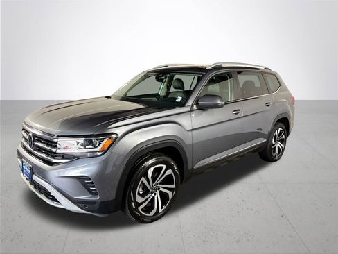 Used 2022 Volkswagen Atlas SEL image 2