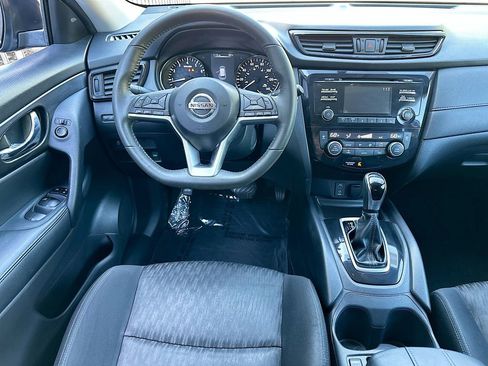Used 2017 Nissan Rogue SV image 22