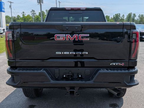 New 2026 GMC Sierra 2500 AT4 w/ AT4 Premium Plus Package AWD/4WD image 10