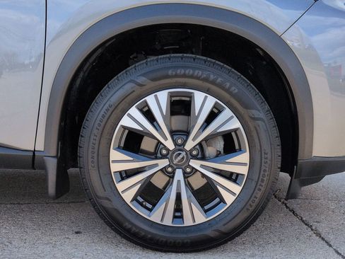Certified 2023 Nissan Rogue SV w/ SV Premium B Package AWD/4WD image 39