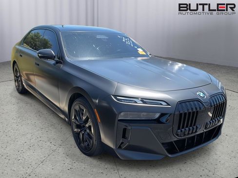 Certified 2023 BMW 740i RWD image 6