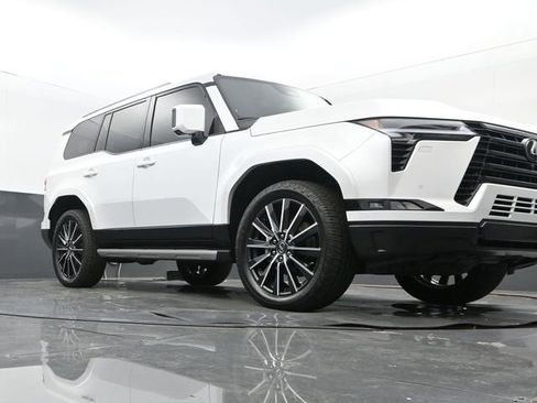 Used 2024 Lexus GX 550 w/ Accessory Package (31) image 26