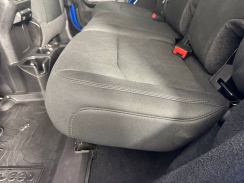 Used 2022 Jeep Wrangler Unlimited Sport w/ Xtreme Recon 35" Tire Package image 21