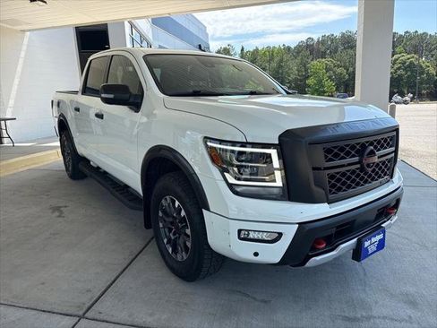 Used 2024 Nissan Titan PRO-4X w/ Pro-4x Convenience Package AWD/4WD image 3
