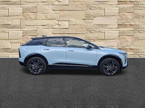 Used 2025 Cadillac Optiq Sport 2 AWD/4WD image 24