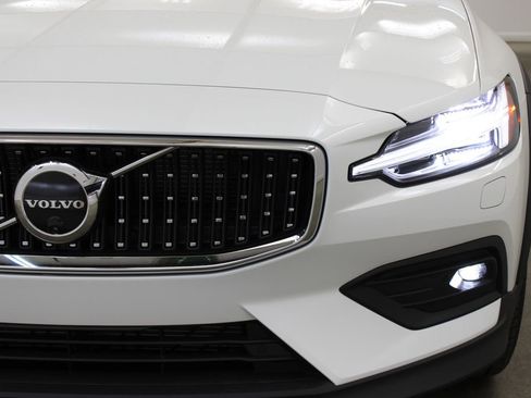 New 2026 Volvo V60 B5 Cross Country Plus w/ Climate Package image 8