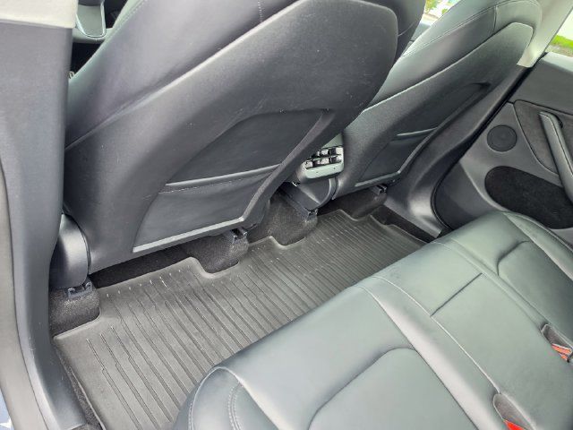 Used 2024 Tesla Model Y Performance AWD/4WD image 29