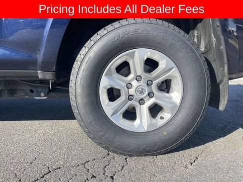 Used 2024 Toyota 4Runner SR5 AWD/4WD image 9