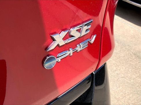 Used 2025 Toyota RAV4 XSE AWD/4WD image 10