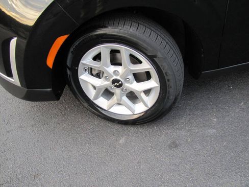 Used 2024 Kia Soul LX w/ Option Group 015 FWD image 32