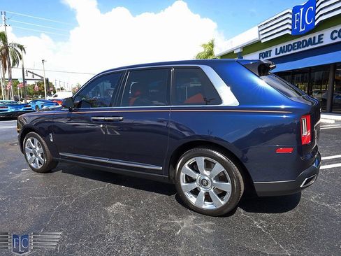 Used 2023 Rolls-Royce Cullinan w/ Cullinan Package image 6