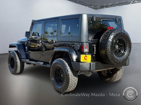 Used 2017 Jeep Wrangler Unlimited Sahara AWD/4WD image 7