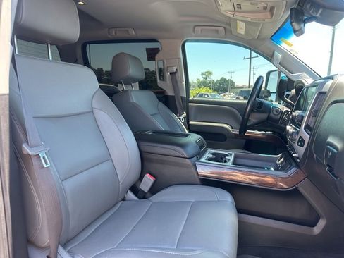 Used 2017 GMC Sierra 2500 SLT w/ Duramax Plus Package AWD/4WD image 22